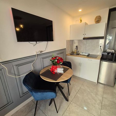 Le Nid Douillet Calme Proche Du Centre Parking Video Projecteur Apartment Brest Luaran gambar